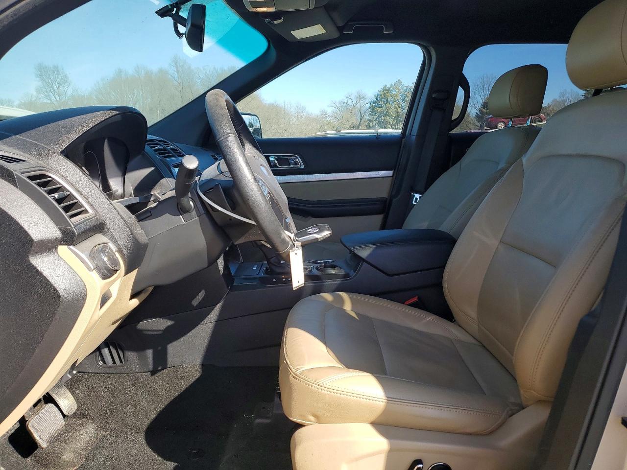 2017 FORD EXPLORER XLT photo 7