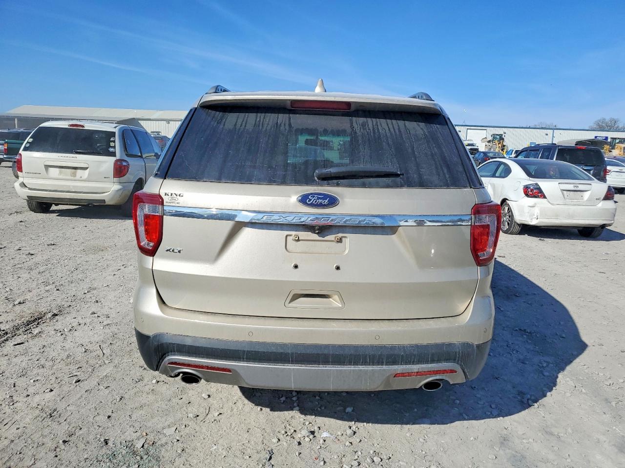 2017 FORD EXPLORER XLT photo 6