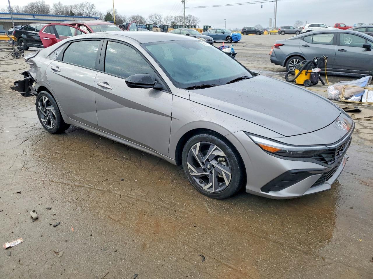 2025 HYUNDAI ELANTRA SEL SPORT photo 4
