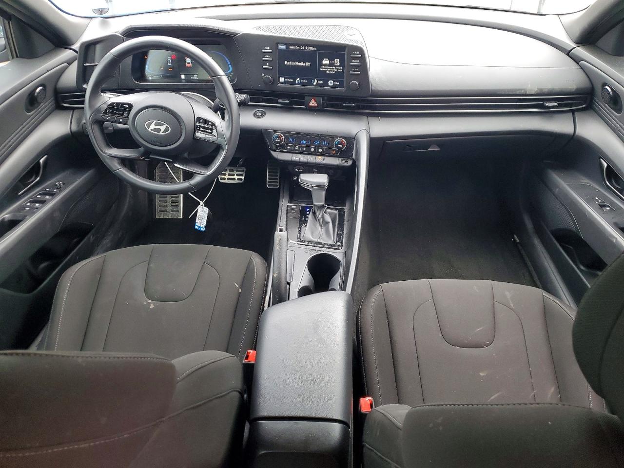 2025 HYUNDAI ELANTRA SEL SPORT photo 8
