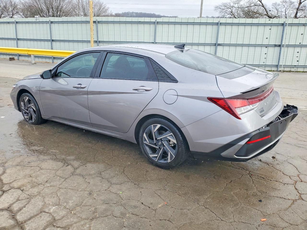 2025 HYUNDAI ELANTRA SEL SPORT photo 2