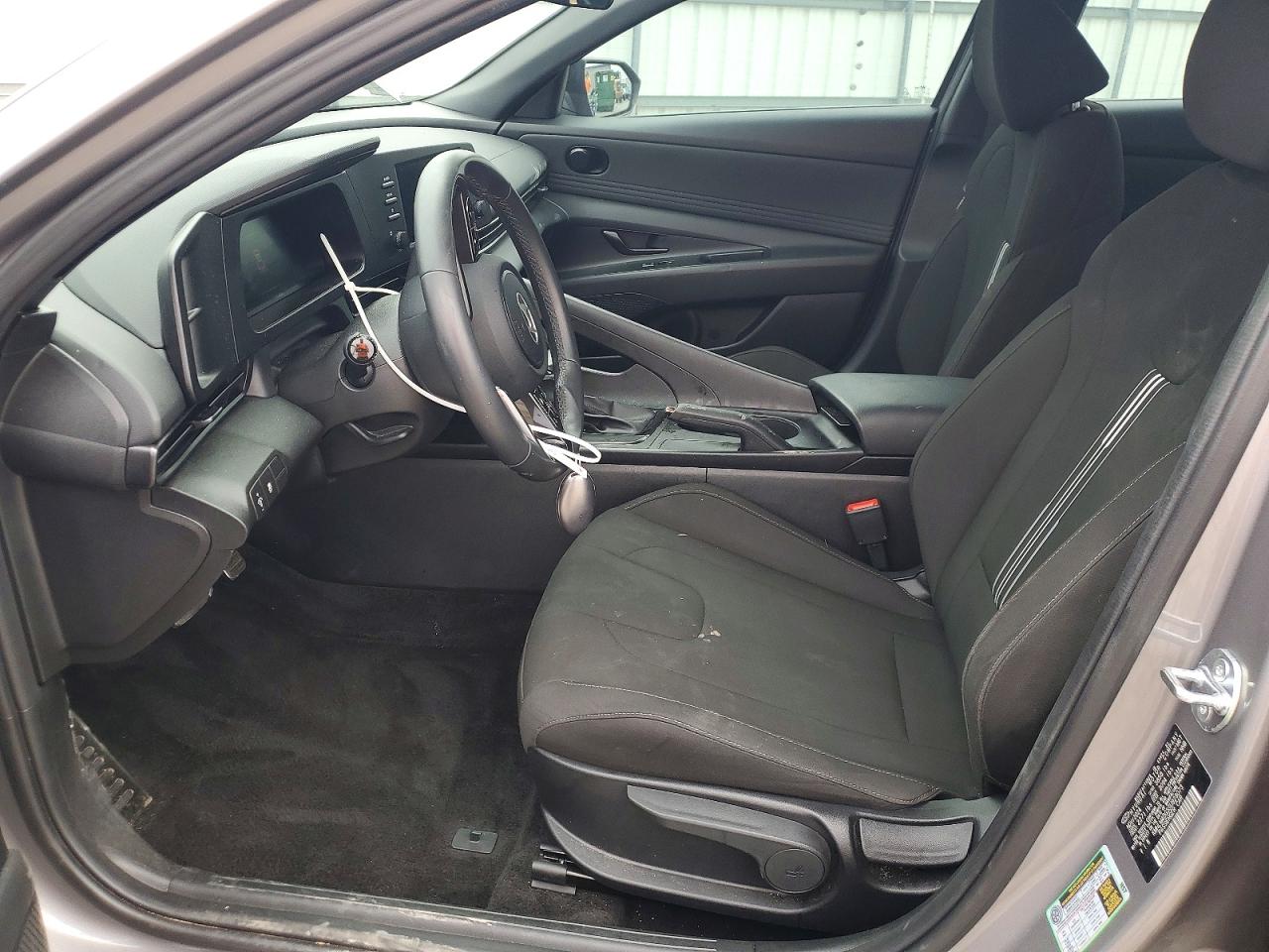 2025 HYUNDAI ELANTRA SEL SPORT photo 7