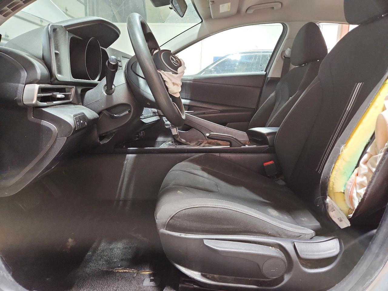 2023 HYUNDAI ELANTRA SEL photo 7