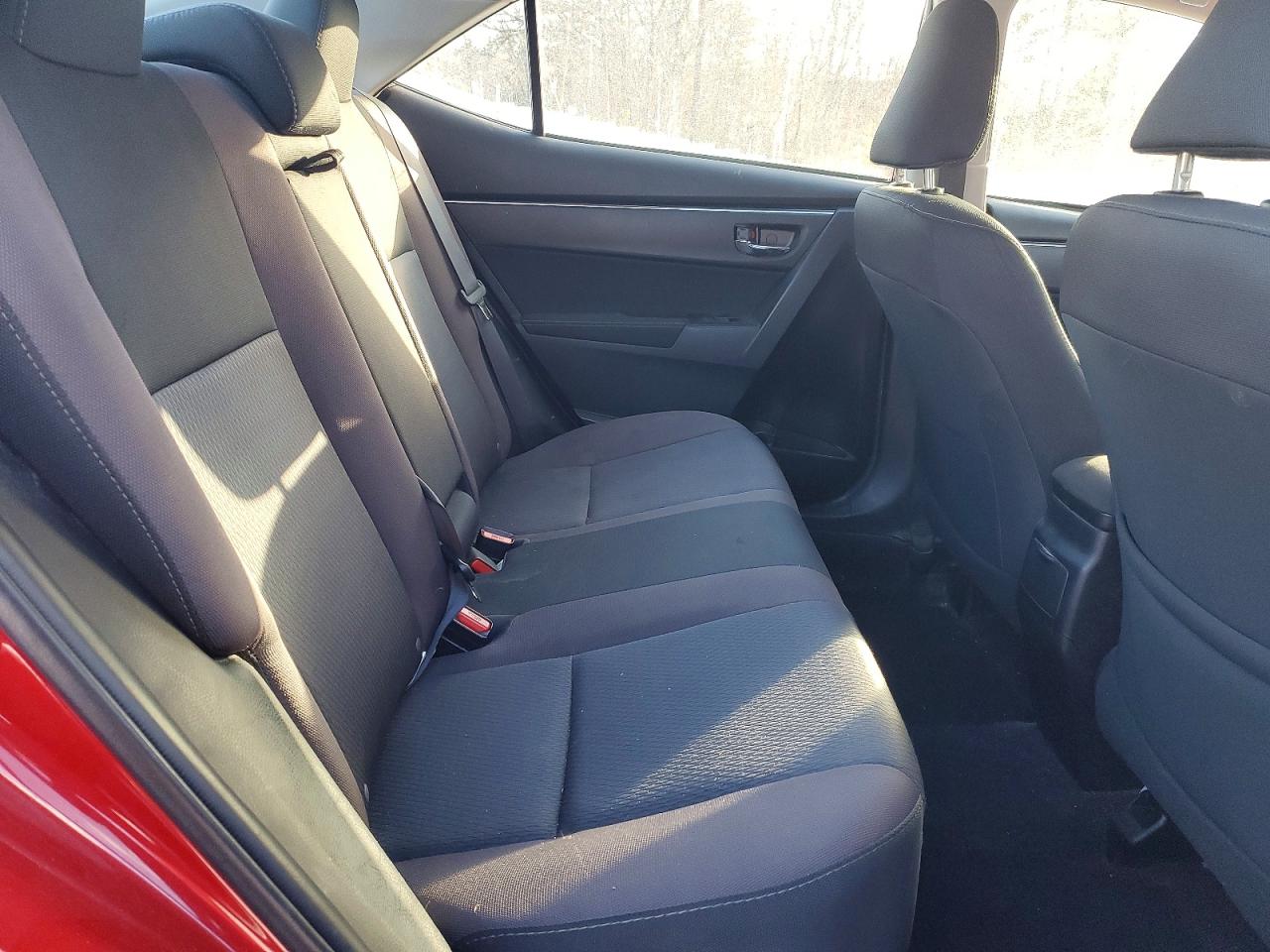 2017 TOYOTA COROLLA LE photo 10
