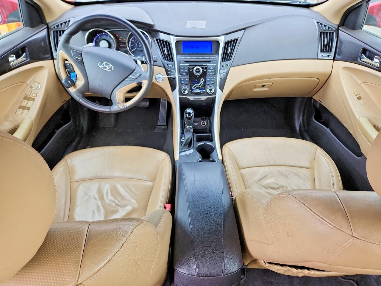 2011 HYUNDAI SONATA SE photo 8