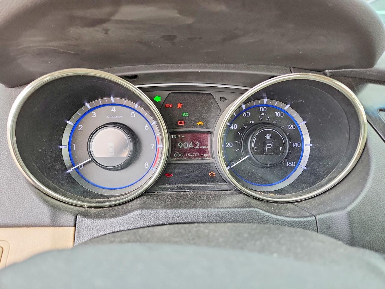 2011 HYUNDAI SONATA SE photo 9
