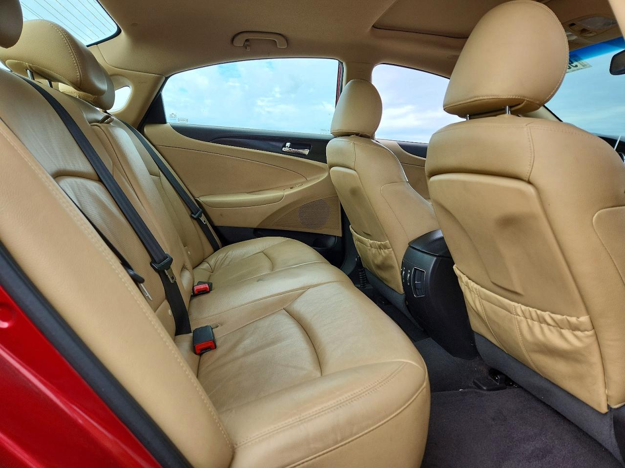 2011 HYUNDAI SONATA SE photo 10