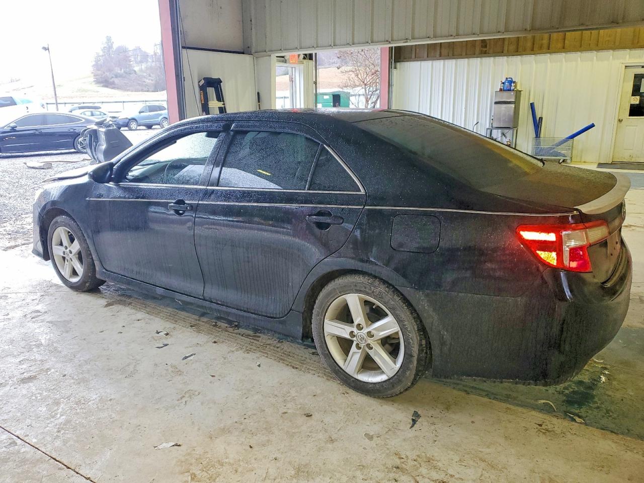 2014 TOYOTA CAMRY L photo 2