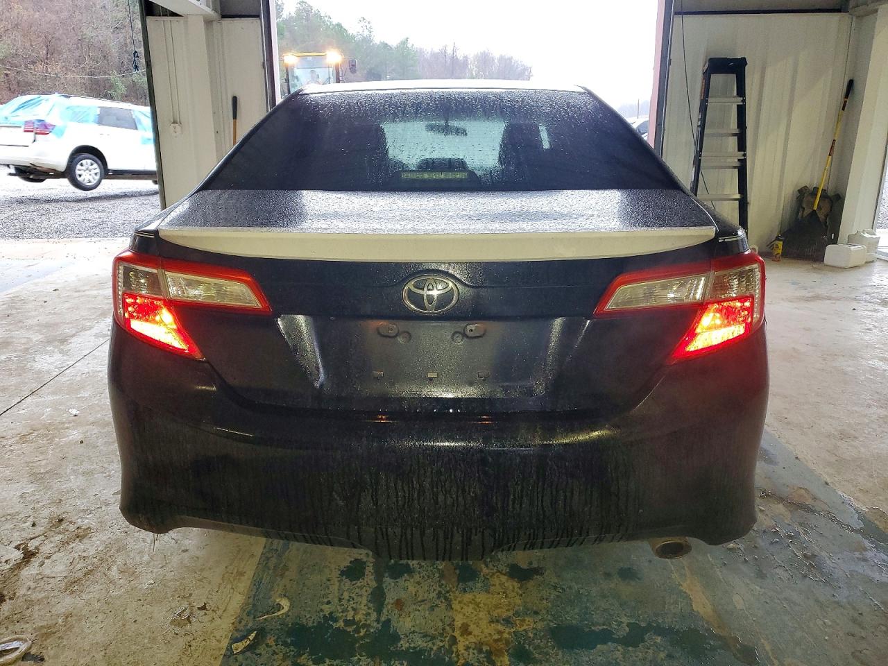 2014 TOYOTA CAMRY L photo 6