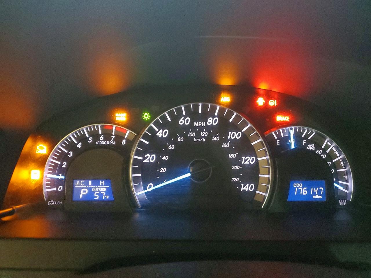 2014 TOYOTA CAMRY L photo 9