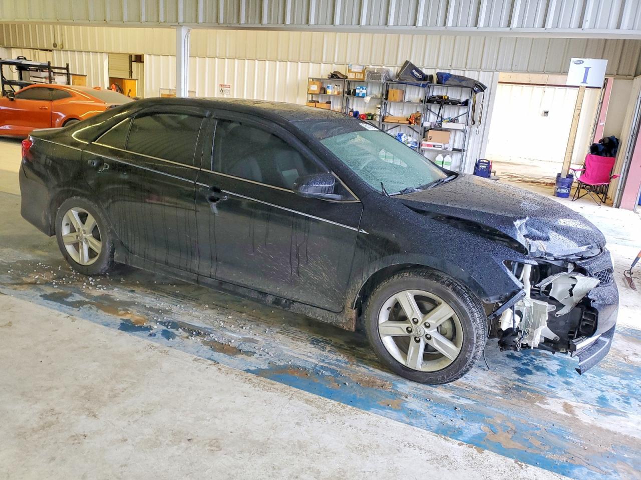 2014 TOYOTA CAMRY L photo 4