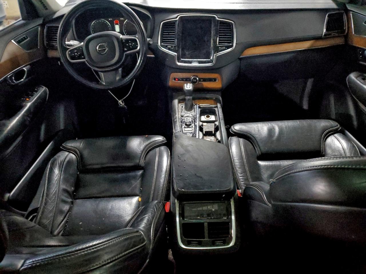 2016 VOLVO XC90 T6 photo 8
