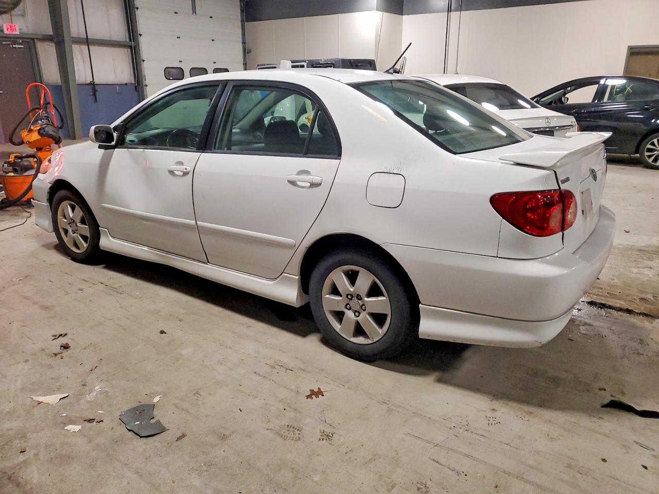 2007 TOYOTA COROLLA CE photo 2