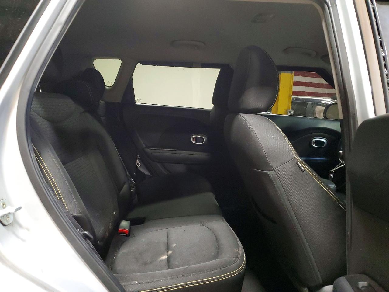 2016 KIA SOUL + photo 11
