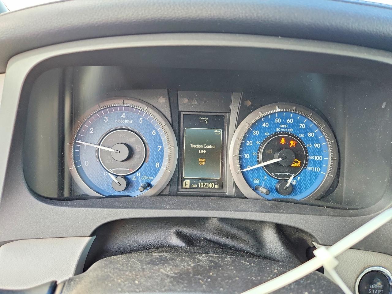 2017 TOYOTA SIENNA XLE photo 9
