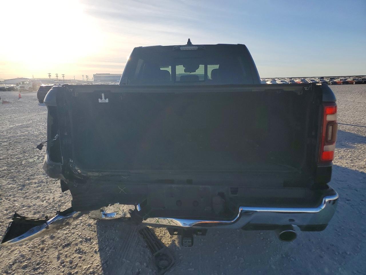 2021 RAM 1500 LIMITED photo 6
