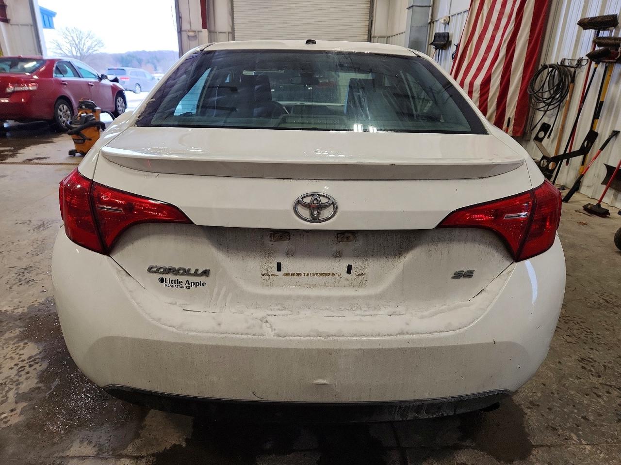 2017 TOYOTA COROLLA L photo 6
