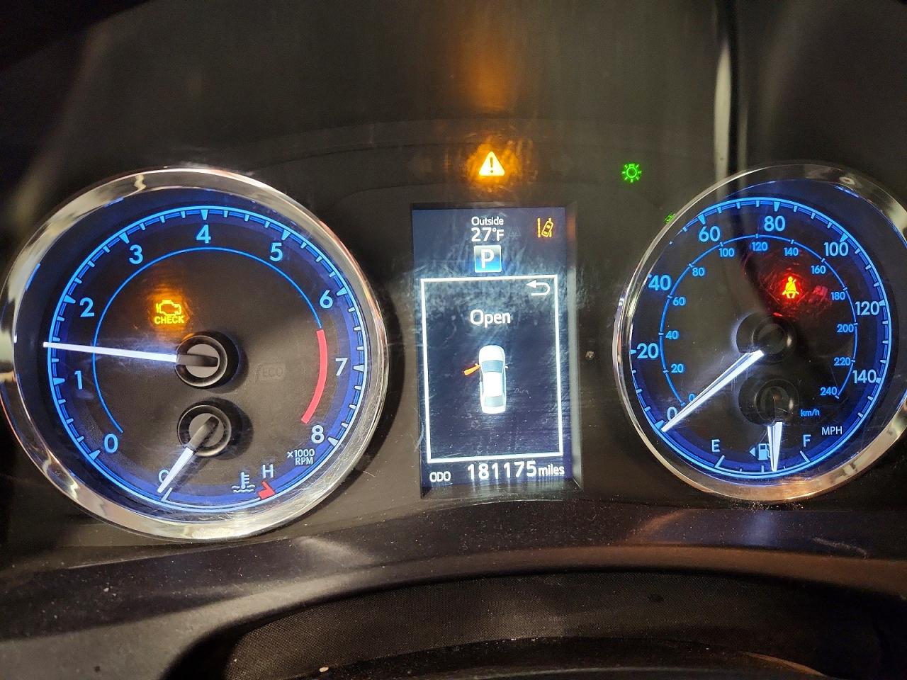 2017 TOYOTA COROLLA L photo 9