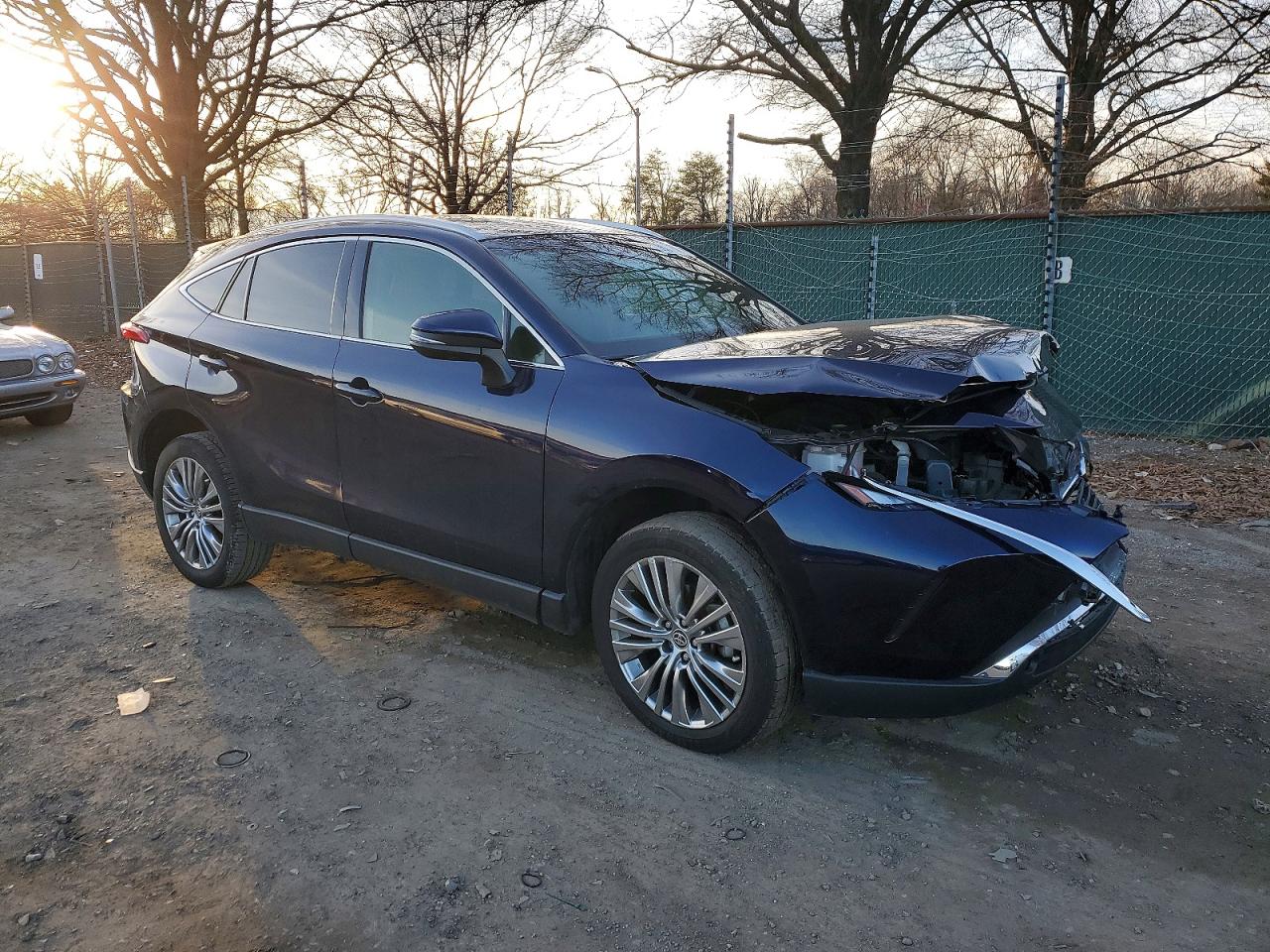2021 TOYOTA VENZA LE photo 4