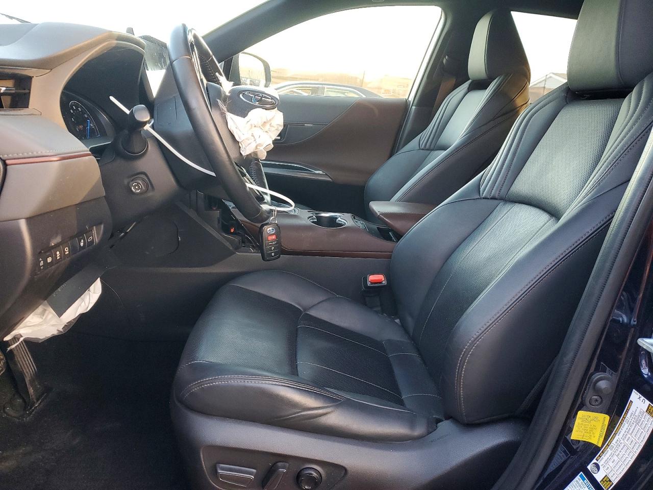 2021 TOYOTA VENZA LE photo 7