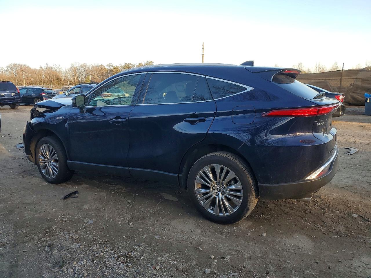 2021 TOYOTA VENZA LE photo 2