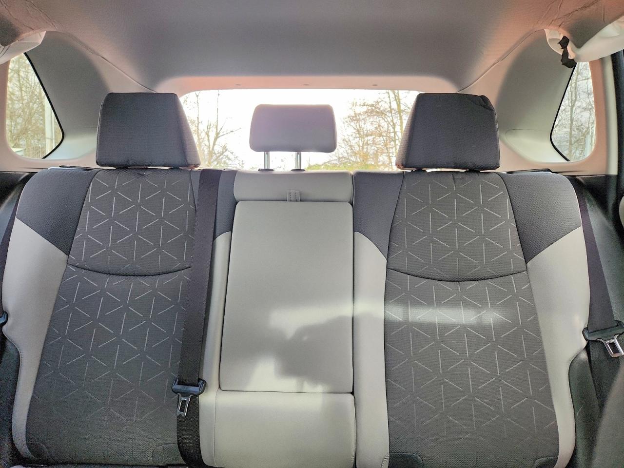 2025 TOYOTA RAV4 XLE photo 10