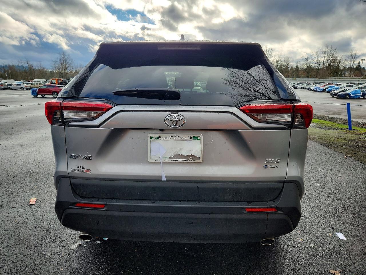 2025 TOYOTA RAV4 XLE photo 6