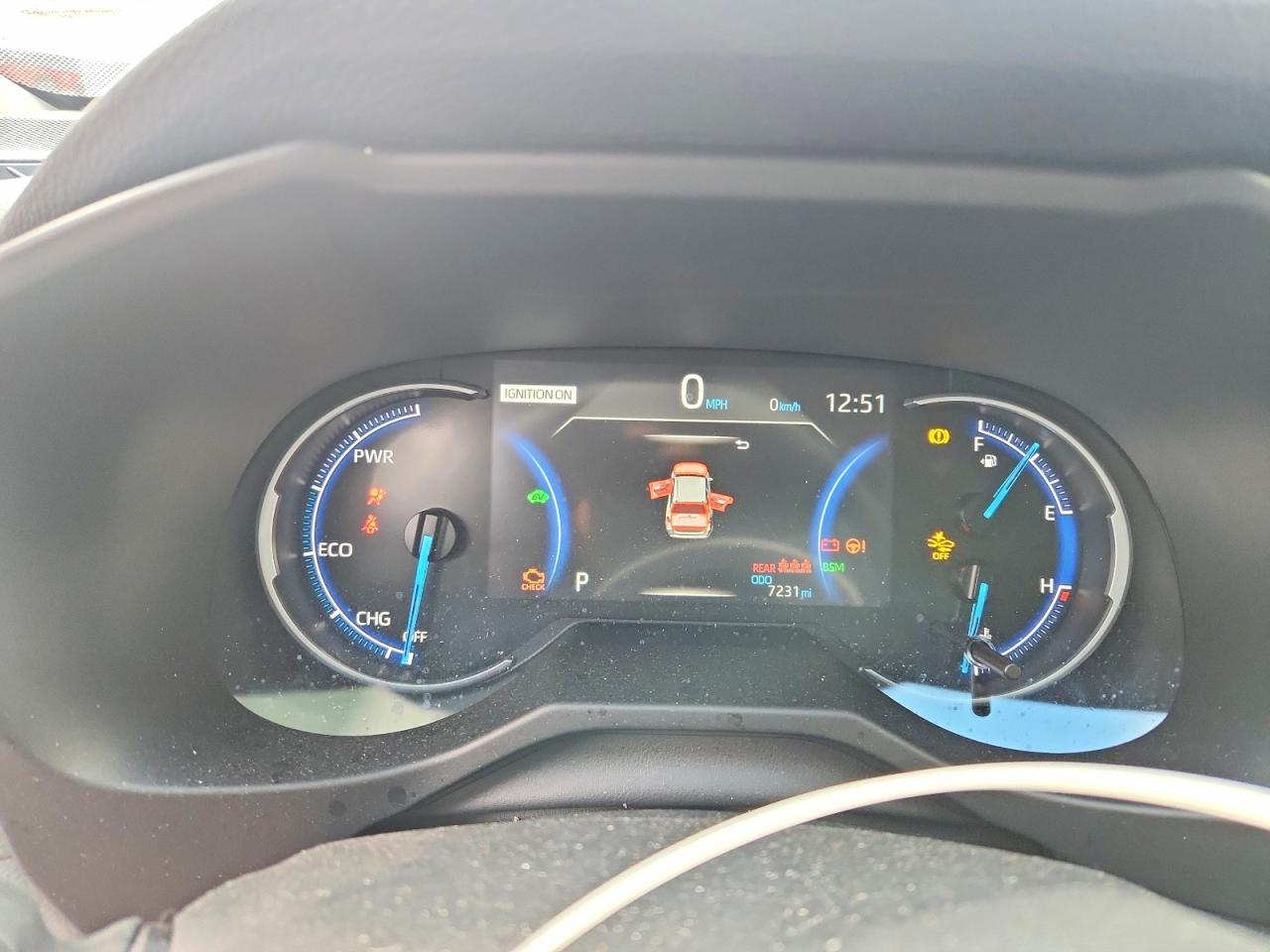 2025 TOYOTA RAV4 XLE photo 9
