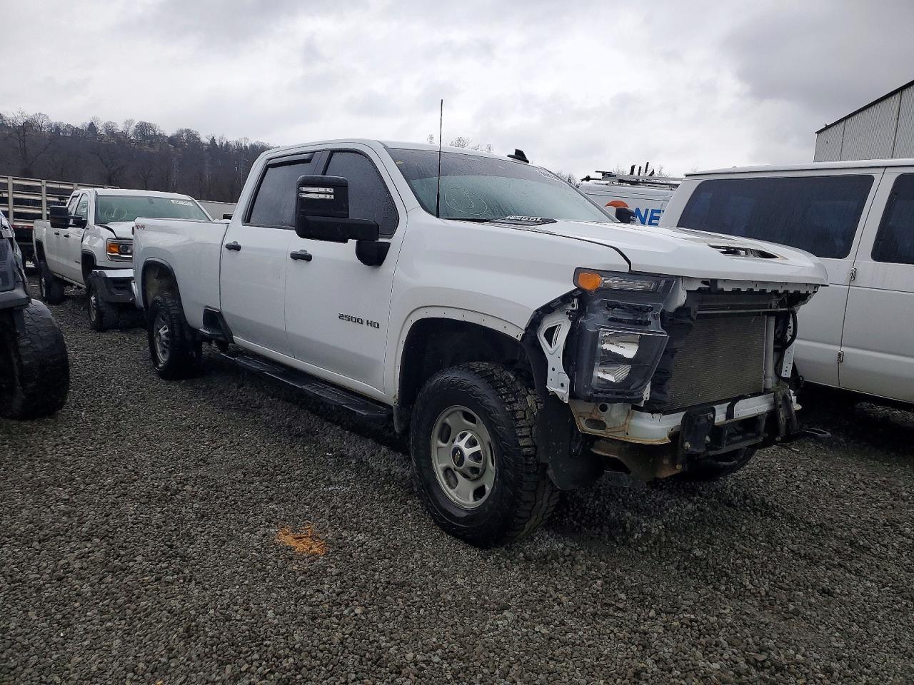 2024 CHEVROLET SILVERADO K2500 HEAVY DUTY photo 4