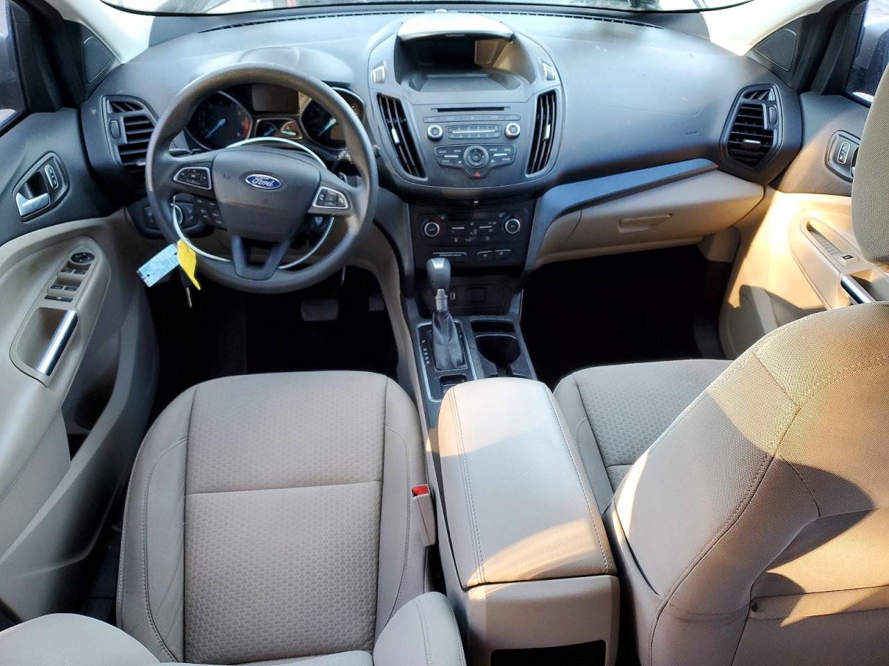 2017 FORD ESCAPE SE photo 8