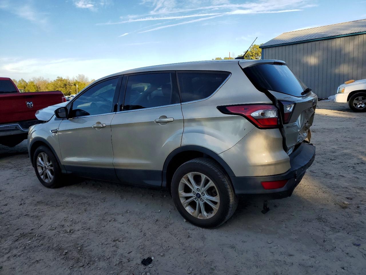 2017 FORD ESCAPE SE photo 2