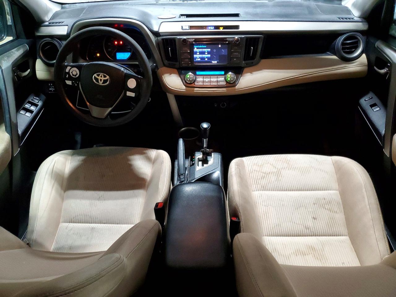 2015 TOYOTA RAV4 XLE photo 8