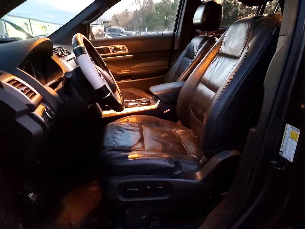 2015 FORD EXPLORER XLT photo 7