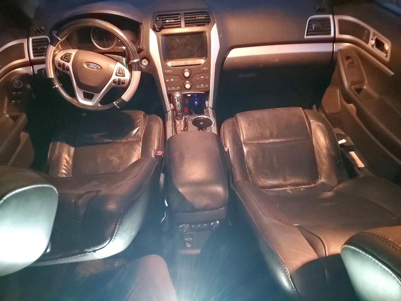 2015 FORD EXPLORER XLT photo 8