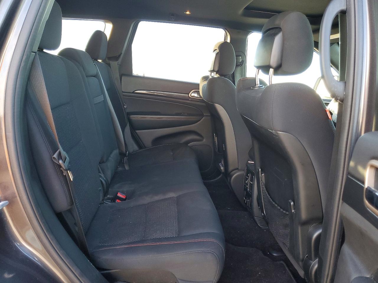 2016 JEEP GRAND CHEROKEE LAREDO photo 11