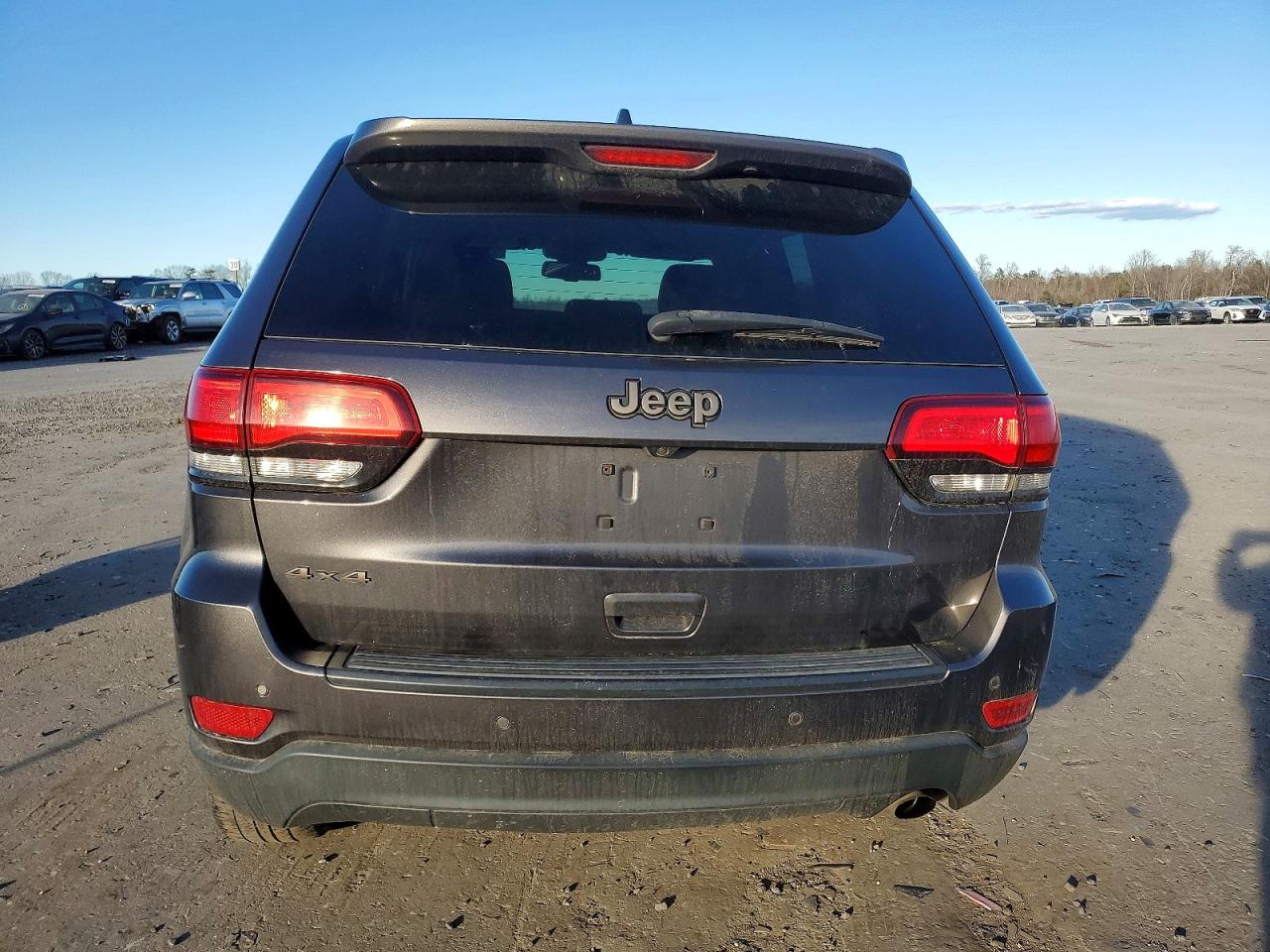 2016 JEEP GRAND CHEROKEE LAREDO photo 6