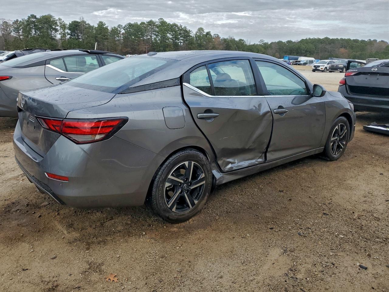 2025 NISSAN SENTRA SV photo 3