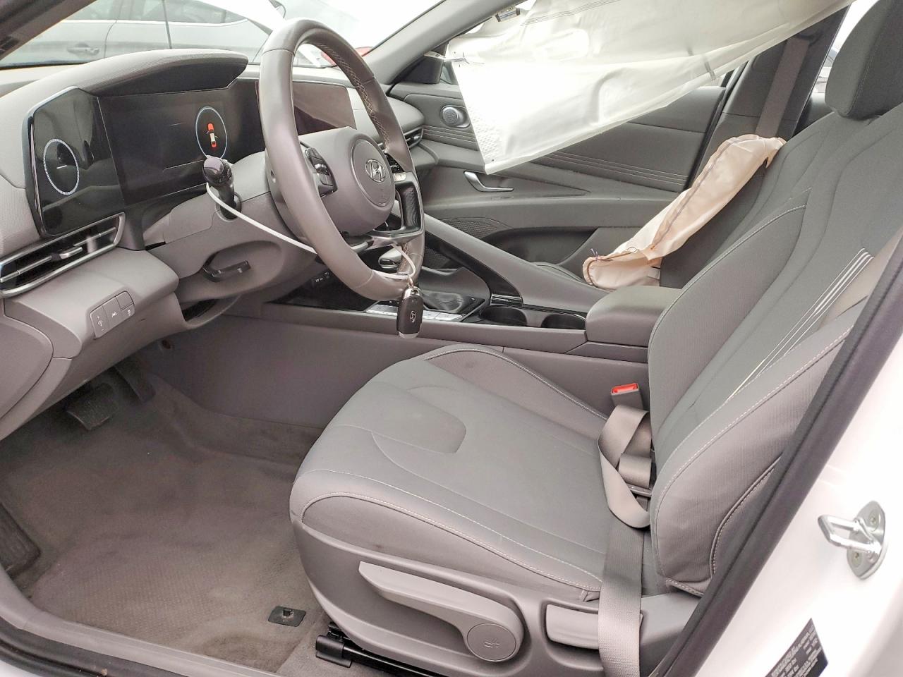 2023 HYUNDAI ELANTRA SEL photo 19
