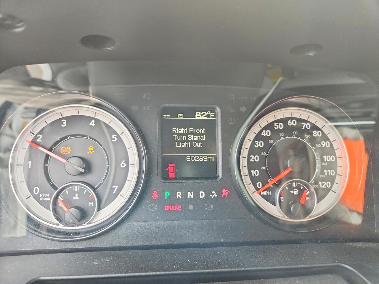 2022 RAM 1500 CLASSIC TRADESMAN photo 33