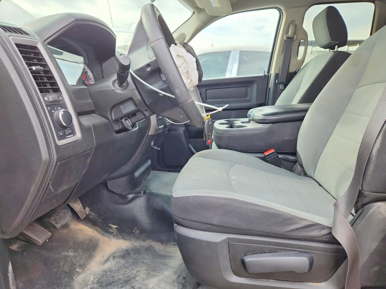 2022 RAM 1500 CLASSIC TRADESMAN photo 25