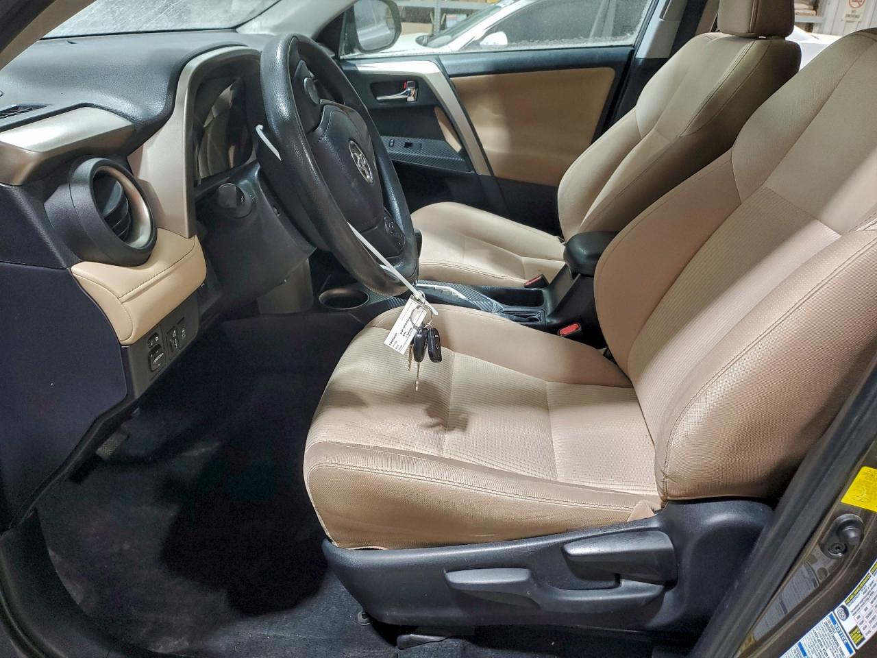 2014 TOYOTA RAV4 XLE photo 7