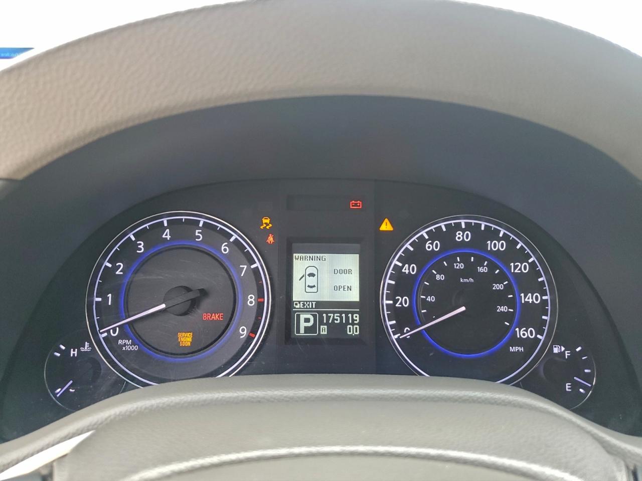 2012 INFINITI G37 BASE photo 9