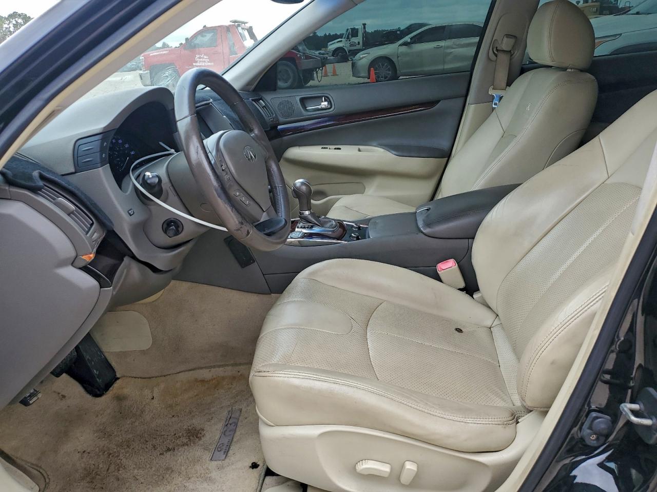 2012 INFINITI G37 BASE photo 7