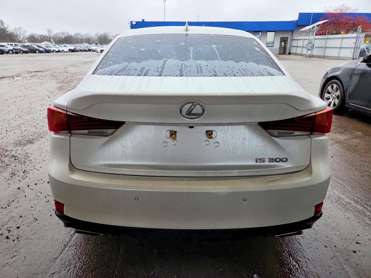 2019 LEXUS IS 300 photo 6