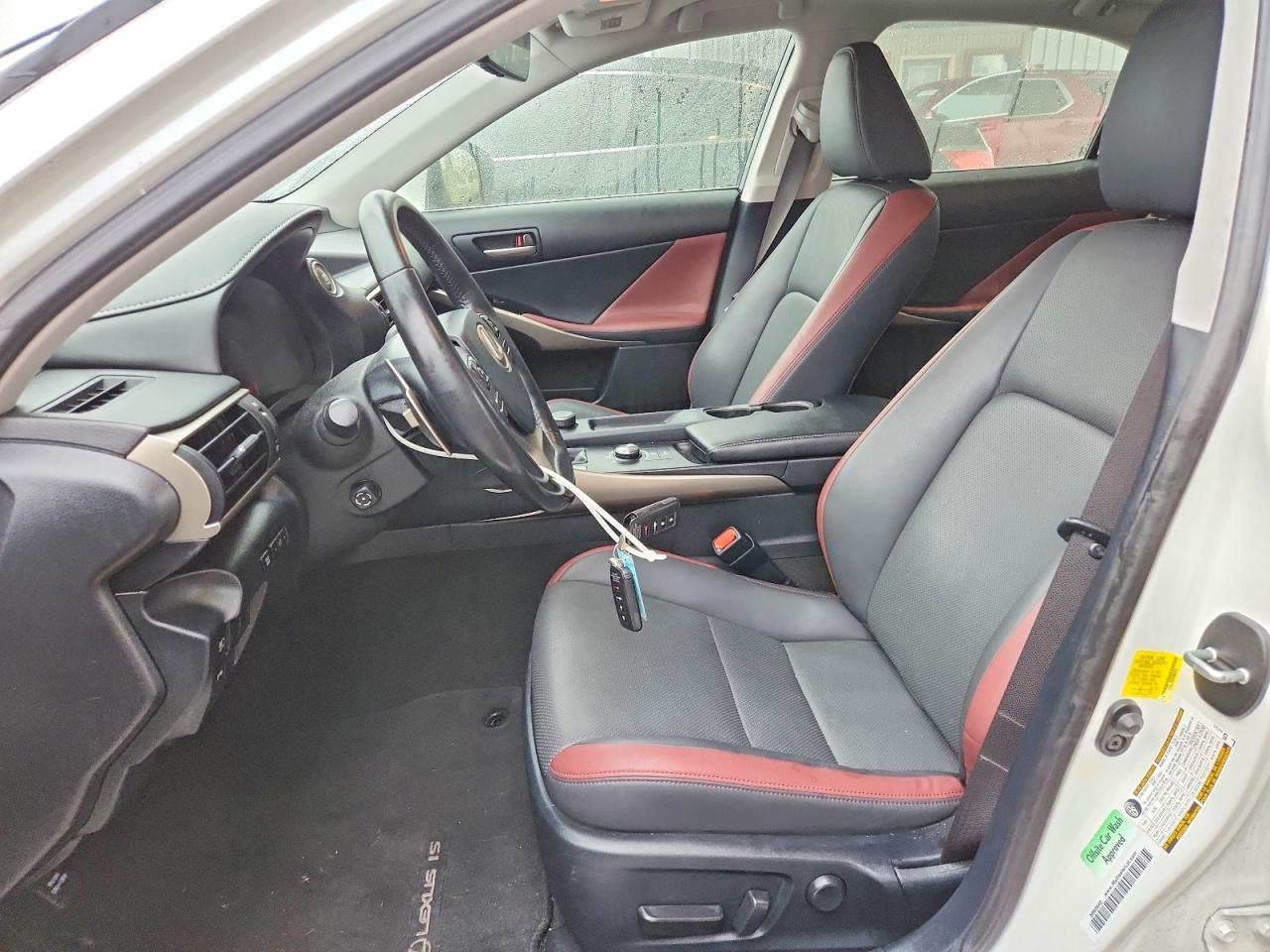2019 LEXUS IS 300 photo 7