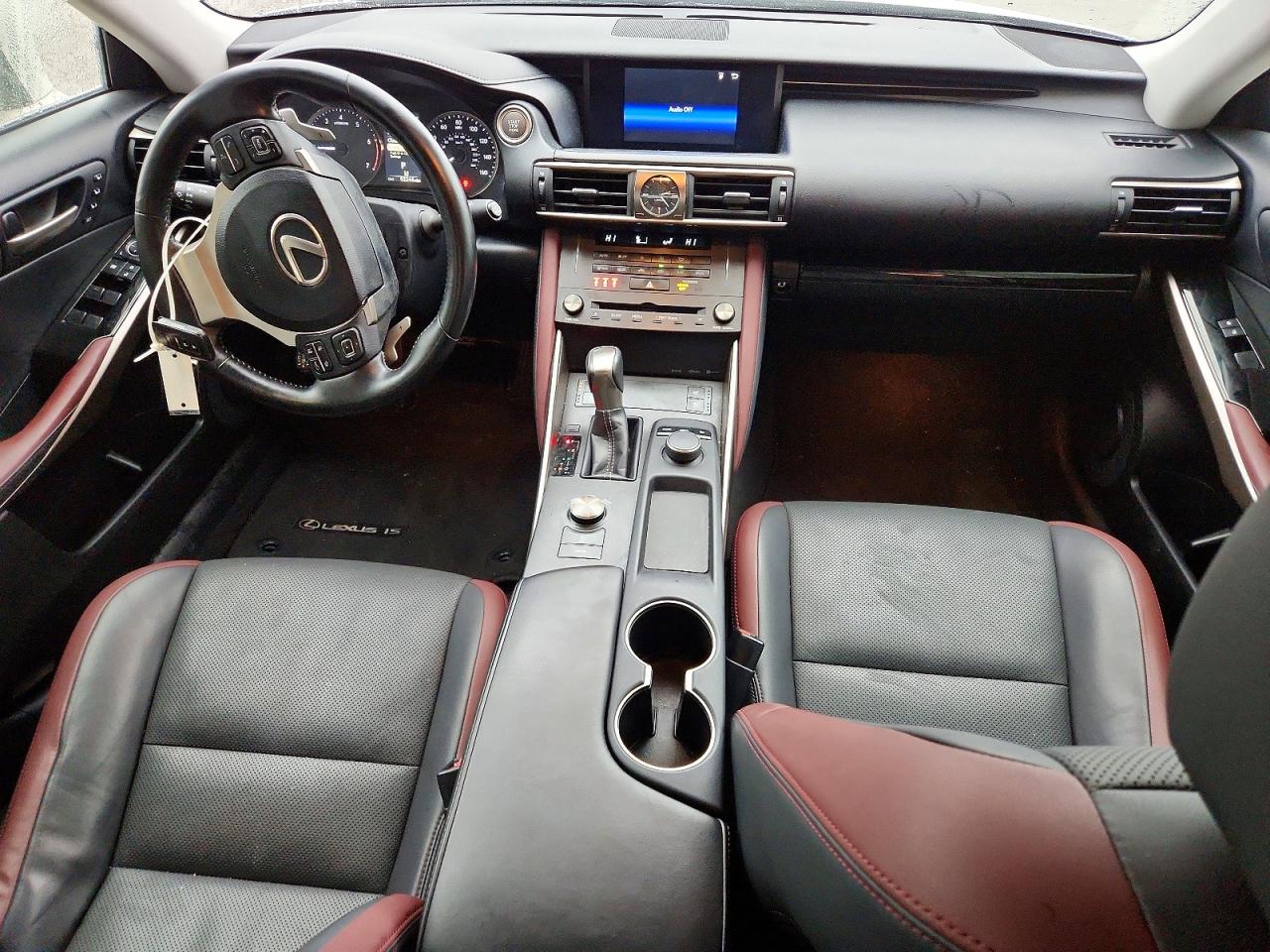 2019 LEXUS IS 300 photo 8
