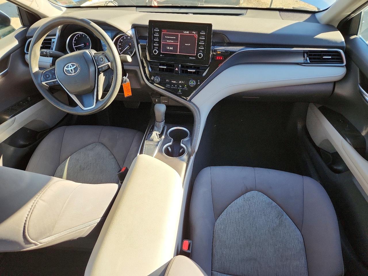 2022 TOYOTA CAMRY LE photo 8