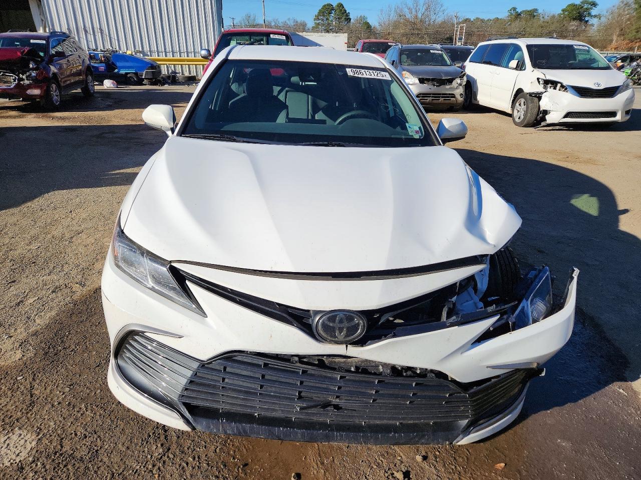 2022 TOYOTA CAMRY LE photo 5