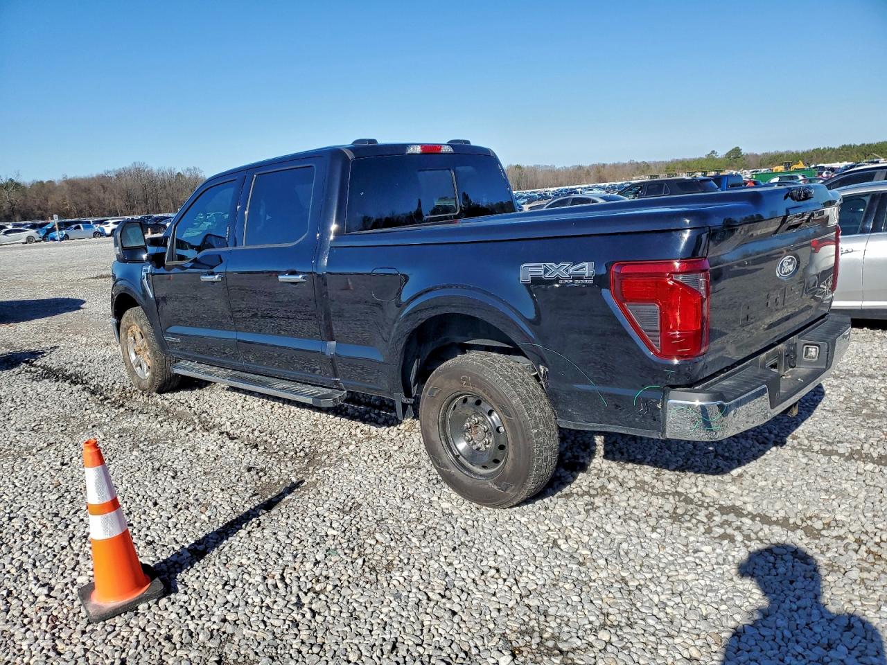 2024 FORD F150 XLT photo 2