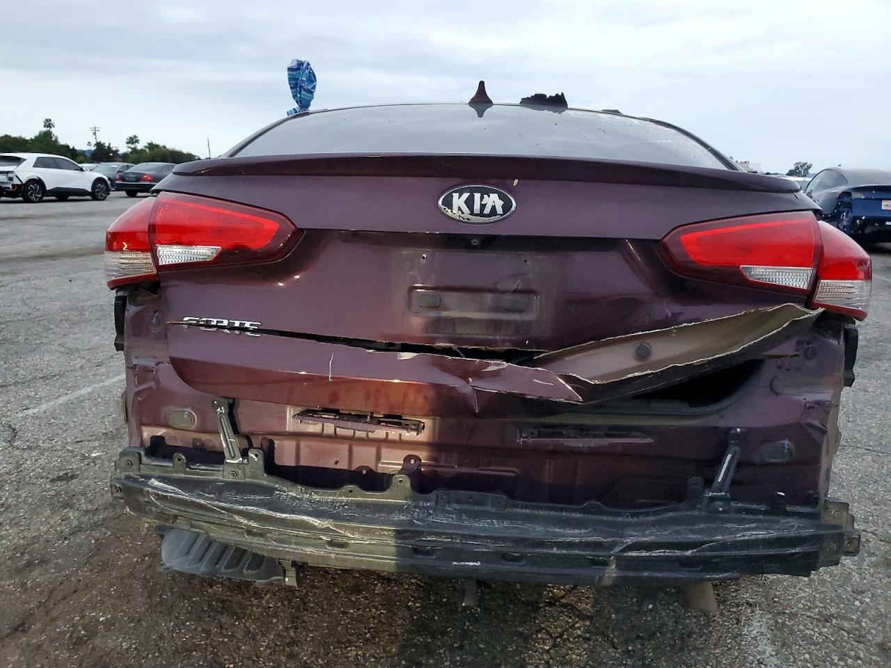 2017 KIA FORTE LX photo 6